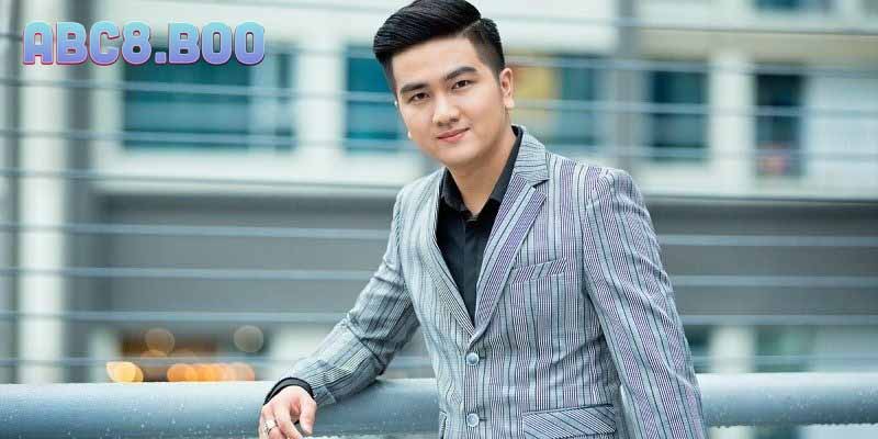 Giới thiệu về tiểu sử của CEO Phạm Nhật Vượng